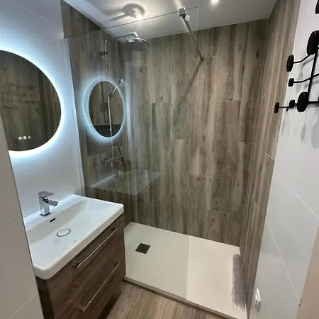 La Siesta 6 Personnes Bord De Et Piscine, Terrasse De 30m2