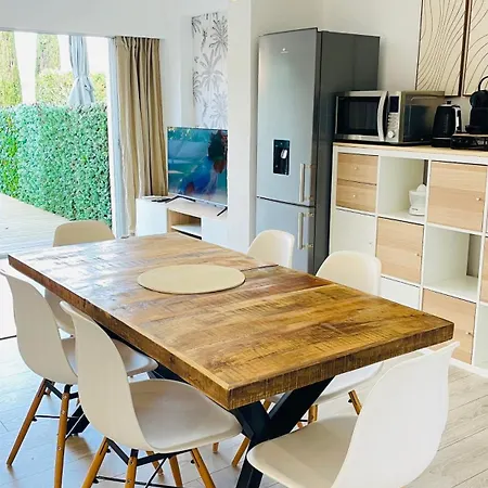 La Siesta 6 Personnes Bord De Et Piscine, Terrasse De 30m2 Appartement Gassin