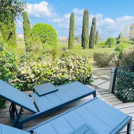 Appartement La Siesta 6 Personnes Bord De Et Piscine, Terrasse De 30m2 *