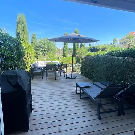 La Siesta 6 Personnes Bord De Et Piscine, Terrasse De 30m2 Daire Gassin