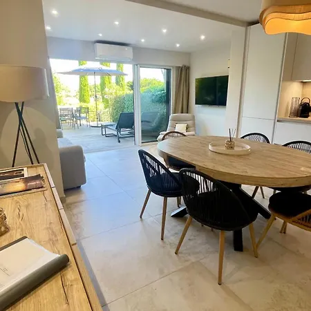 La Siesta 6 Personnes Bord De Et Piscine, Terrasse De 30m2 Gassin